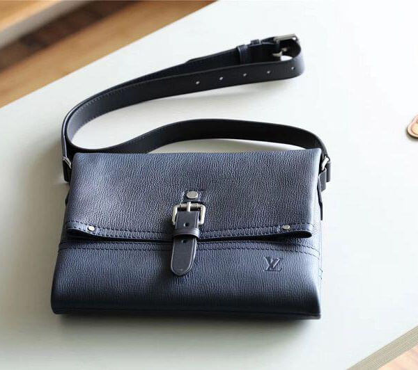 LOUIS VUITTON キャニオン メッセンジャー PM M54963