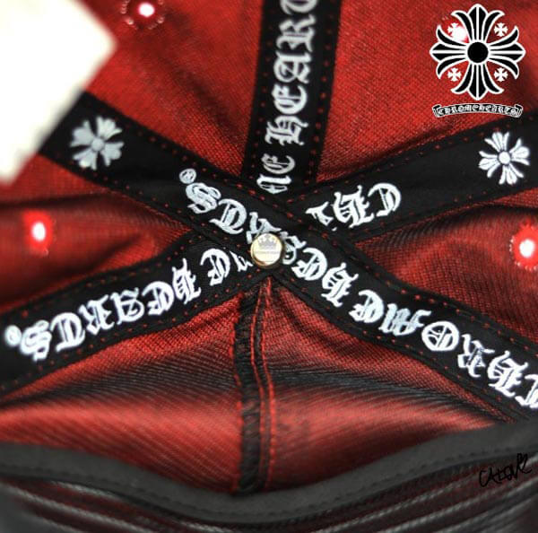 CHROME HEARTS クロムハーツ キャップ コーデ コピー 高級シルクキャップダガー刺繍レッドaCHA9