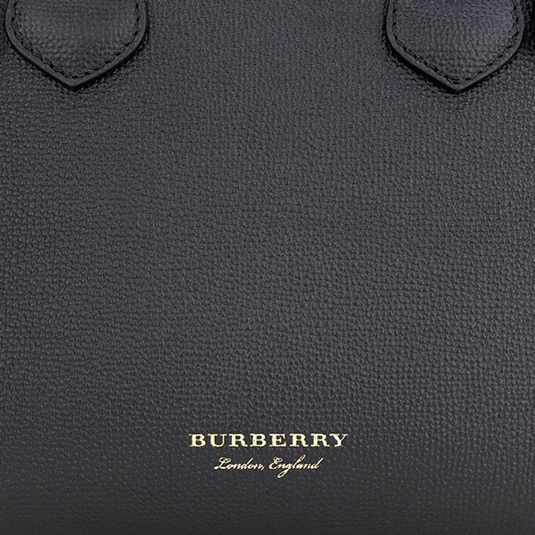 【大人気】BURBERRY コピートートバッグ 40237001