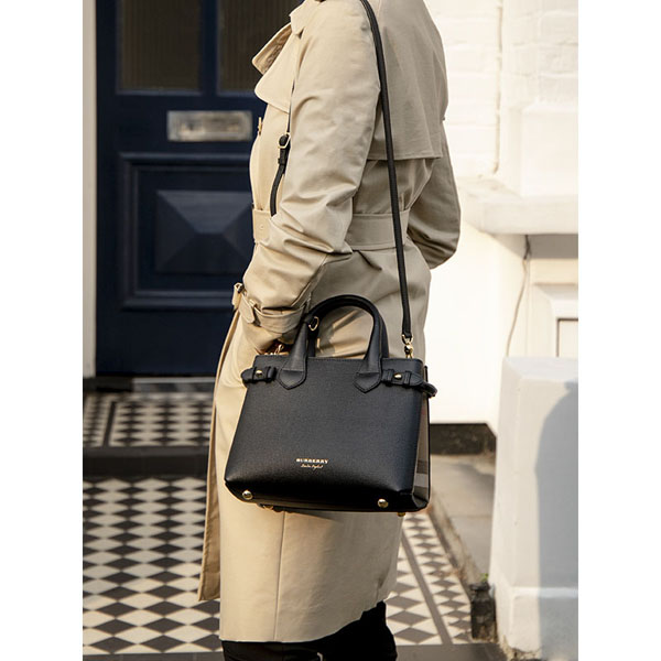 【大人気】BURBERRY コピートートバッグ 40237001