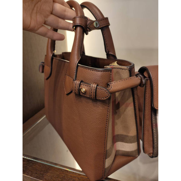 【大人気】BURBERRY コピートートバッグ 40237001