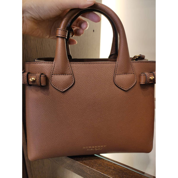 【大人気】BURBERRY コピートートバッグ 40237001