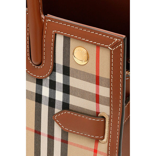 Burberry small title tote bagコピー 8025274