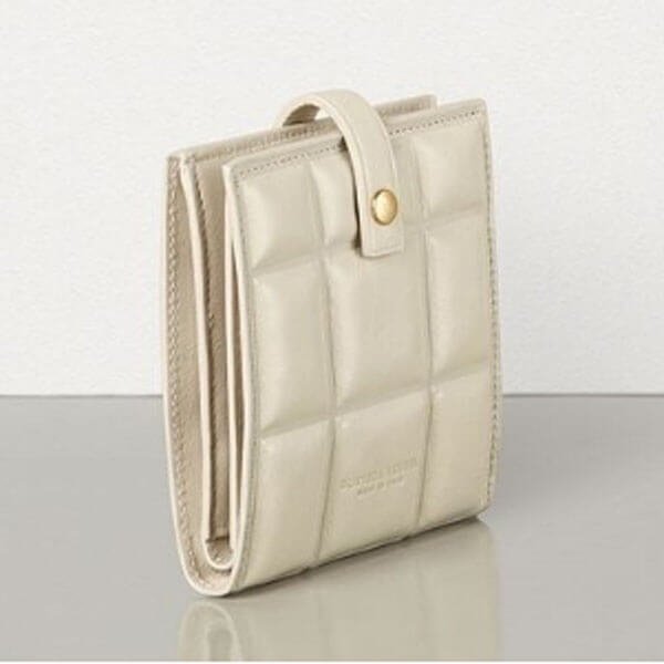 BOTTEGA VENETA コピーミニウォレット 全2色 カーフ パッド付WBV10