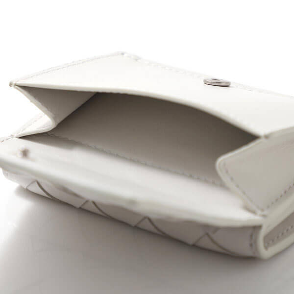 BOTTEGA VENETA偽物 3つ折り財布 小銭入れ付き 635561-vcpp2