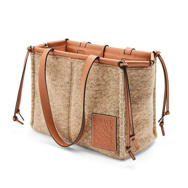 【新作】LOEWE*コピー スモールクッショントートバッグ A612A93X13