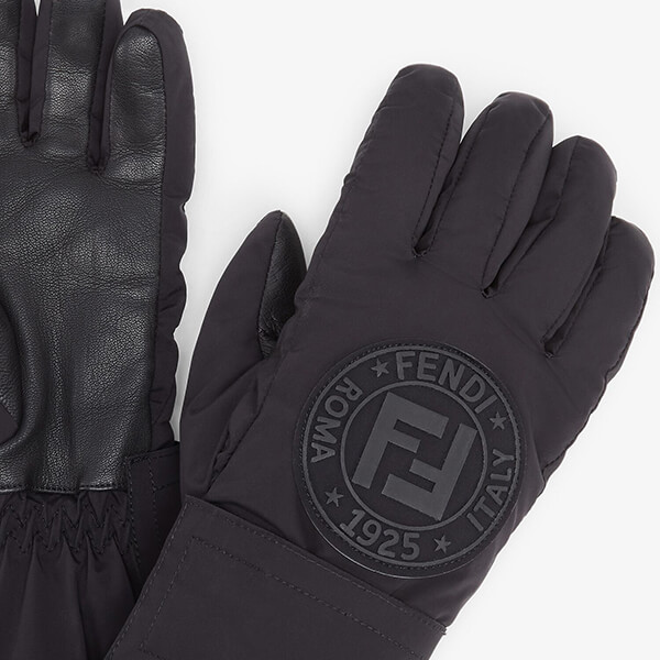 フェンディ フェンディ コピーSKI GLOVES テックナイロン スキーグローブ FAD029AEQJF0GME