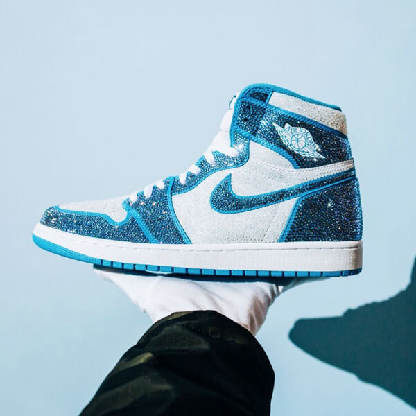 着れるアートby Danlife【Nike】Air Jordan 1 Retro High OG UNC2112510