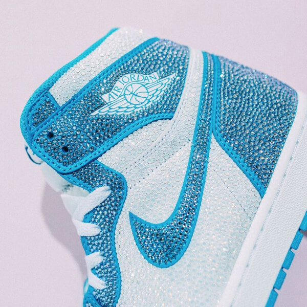 着れるアートby Danlife【Nike】Air Jordan 1 Retro High OG UNC2112510
