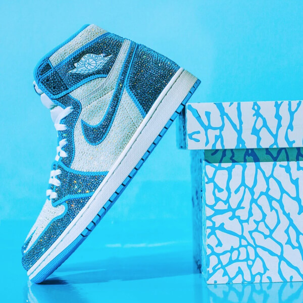 着れるアートby Danlife【Nike】Air Jordan 1 Retro High OG UNC2112510