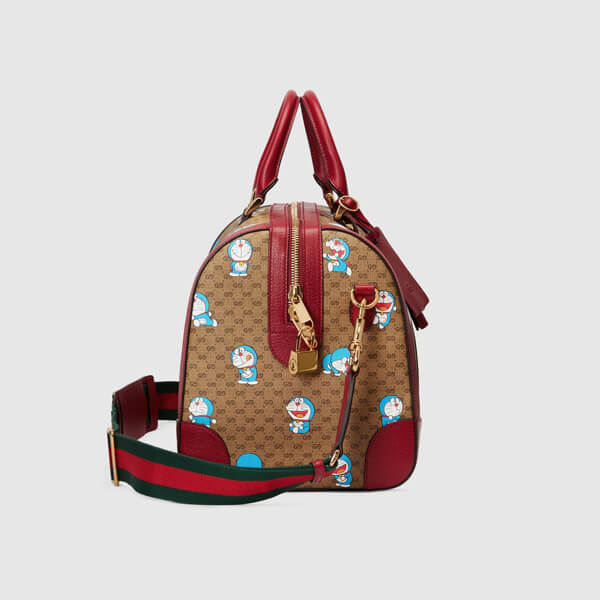 【GUCCI】DORAEMON x GUCCI ミディアム ダッフル バッグ647815 2TJBG 8587