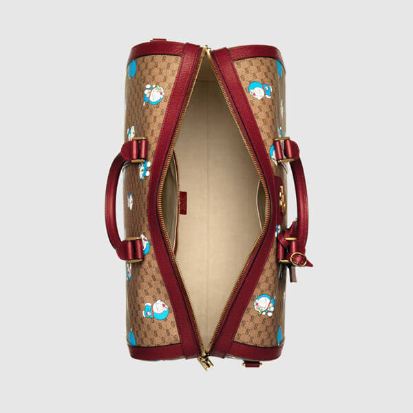 【GUCCI】DORAEMON x GUCCI ミディアム ダッフル バッグ647815 2TJBG 8587
