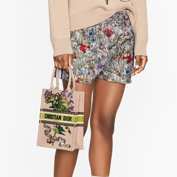 DIOR 偽物 BOOK TOTE バーティカルバッグ Fleurs Bibliques エンブロイダリー21030243