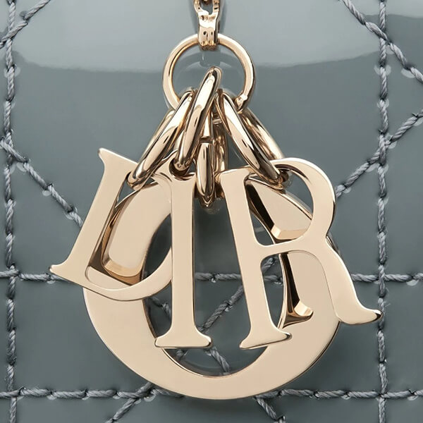 【DIOR ディオール】20AW スーパーコピー「レディ ディオール」Nanoポーチ S0876OVRB_M81B