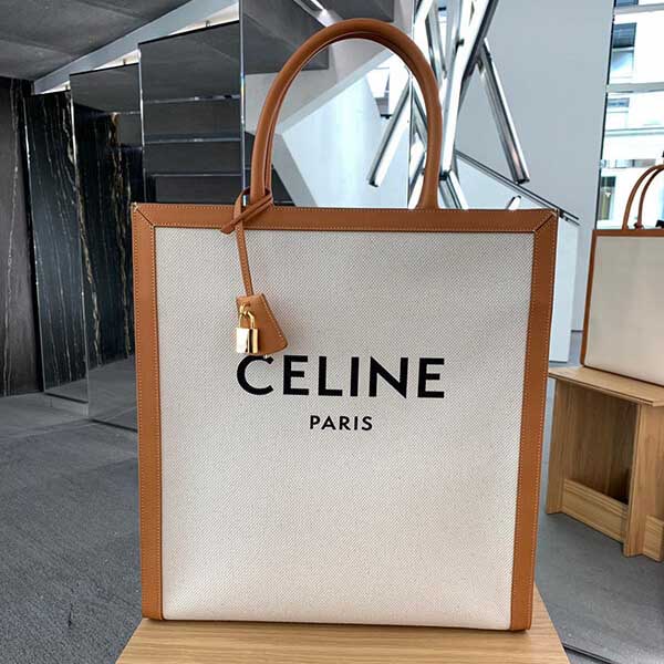 2020限定 CELINE セリーヌ 偽物 大人気 バーティカル キャバス ハンドバッグ 190402BNZ.02NT