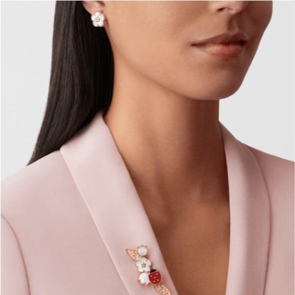 プラムブロッサムモチーフピアス ラッキースプリング ✨最高級✨ラッキー✨スプリング✨プラム✨ブロッサム✨ピアス