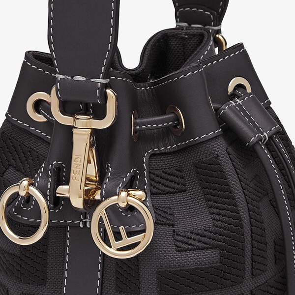 関税送料込★FENDI★モン トレゾール キャンバス FFロゴ 入手困難】フェンディ モントレゾール 偽物☆デニムキャンバス