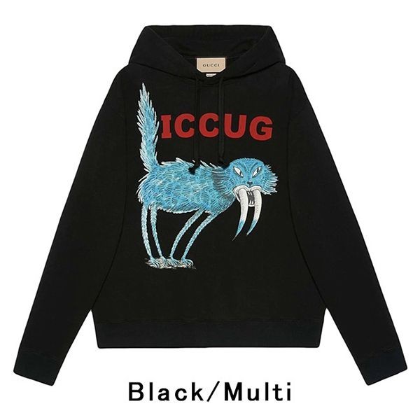 グッチ 偽物フレイヤ・ハルタス “ICCUG” アニマルプリント パーカー 