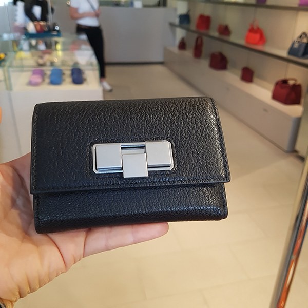 新品 ボッテガ ヴェネタ 629554 VA971 3418 三つ折り財布 【公式通販】