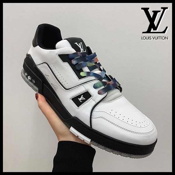 【さっと履けてオシャレ♡】Louis Vuitton スニーカー さっと履けてオシャレ♡】Louis Vuitton スニーカー