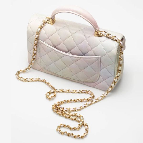 デニム素材がかわいい♡CHANEL ココビーチ フラップバッグ フラップ バッグ、プリント デニム、ホワイト & ブルー