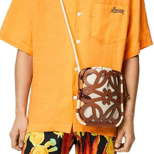 【セール】ロエベ☆ANAGRAM CUT OUT クロスボディ☆B922Q09X01 楽天市場】LOEWE ロエベ ショルダーバッグ B922Q09X01