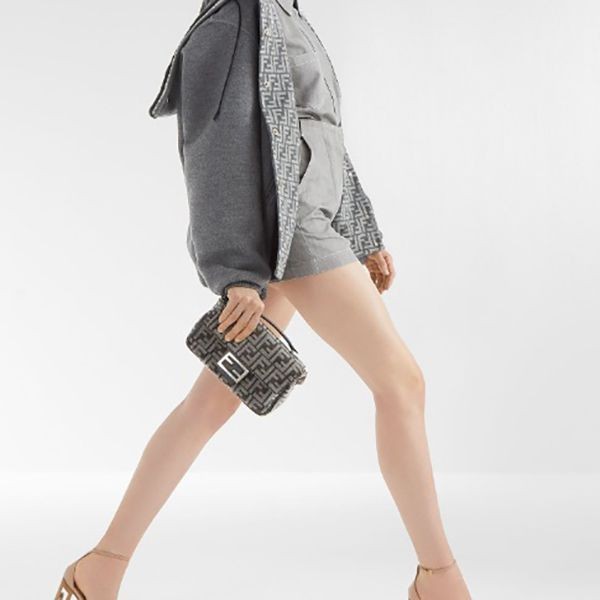 ☆関税込☆FENDI★バゲット FFロゴ チェーン ミニバッグ★ フェンディ☆バゲット チェーン ミディバッグ 偽物 FFモチーフ 2