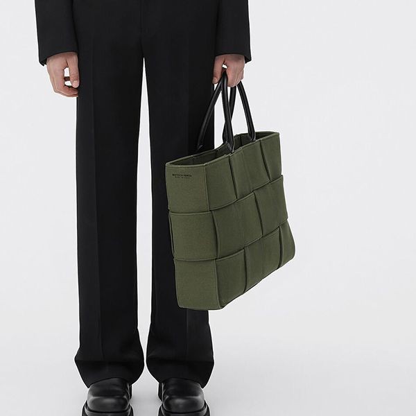 ボッテガヴェネタ BOTTEGA VENETA ラージ ガルダ　バッグ ボッテガヴェネタ 偽物 バッグ ラージ トートバッグ