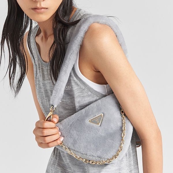 【大注目】PRADA◆シアリング ミニ ハンドバッグ ロゴ もこもこ 大注目】PRADA◇シアリング ミニ ハンドバッグ ロゴ もこもこ