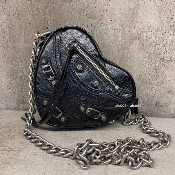 【23SS】BALENCIAGA Cagole ハート チェーン ミニ バッグ レザー 完売前に!【23SS】バレンシアガ コピー Cagole ハート チェーン