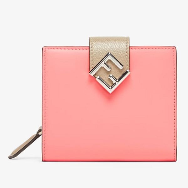 フェンディ FFダイヤモンド 二つ折り財布 コピー 3色 フェンディ FFダイヤモンド 二つ折り財布 コピー 3色