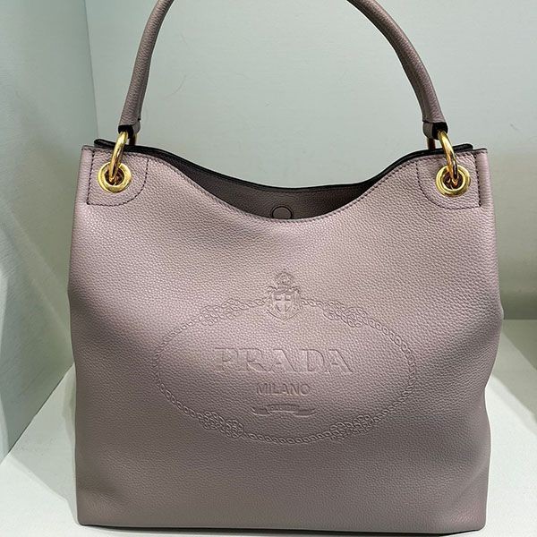 PRADA★セール！ロゴ刻印レザートートバック♪1BC051 PRADA☆セール！ロゴ刻印レザートートバック♪1BC051 (PRADA