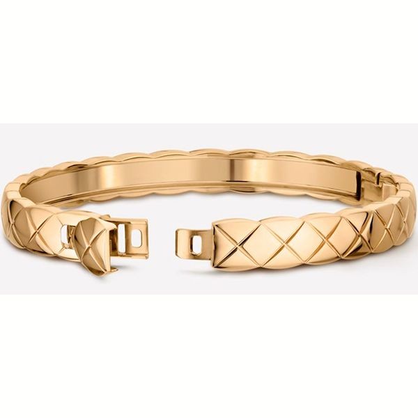 付けるだけで華やかに♪【CHANEL】バングル 華やかエレガント【シャネル ココクラッシュ 偽物 bracelet