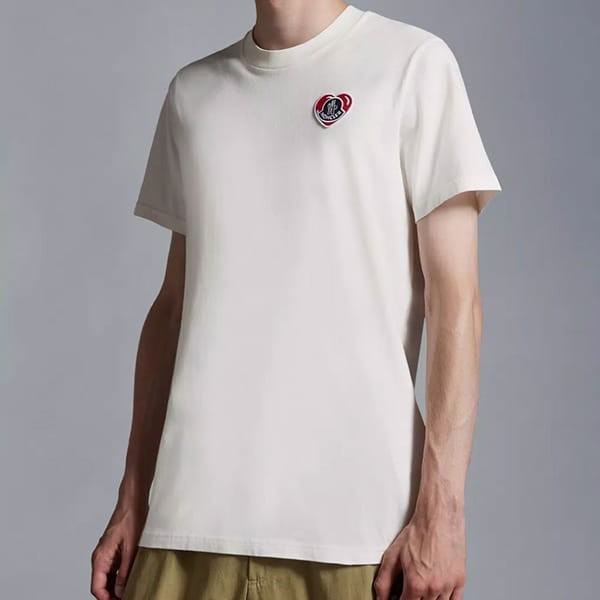25SS 新作 MONCLER バーシティロゴモチーフコットンTシャツ 25SS 新作 MONCLER バーシティロゴモチーフコットンTシャツ 直営