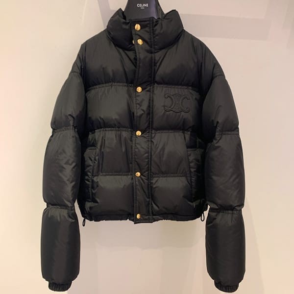 【CELINE】国内完売★クロップドダウンジャケット【関税送料込】 CELINE - セリーヌ CELINE ダウンジャケット トリオンフ