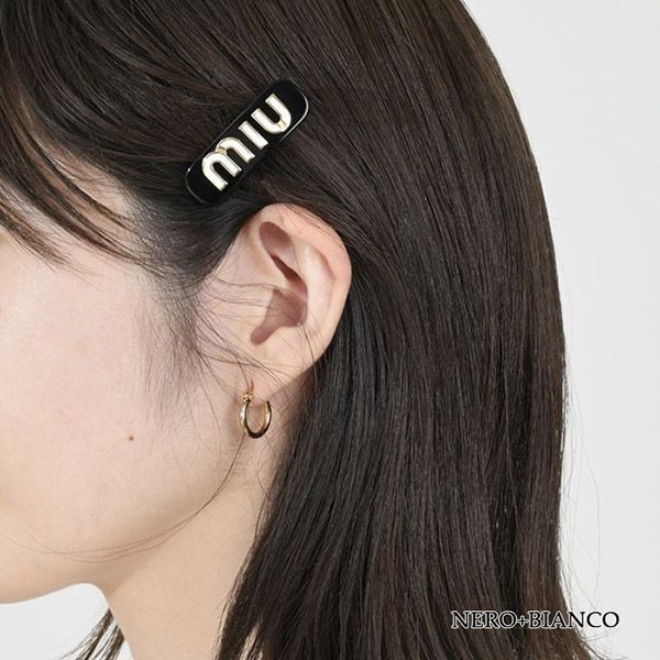 ミュウミュウ ホリデー限定 miumiu クリスタルチャーム ピアス