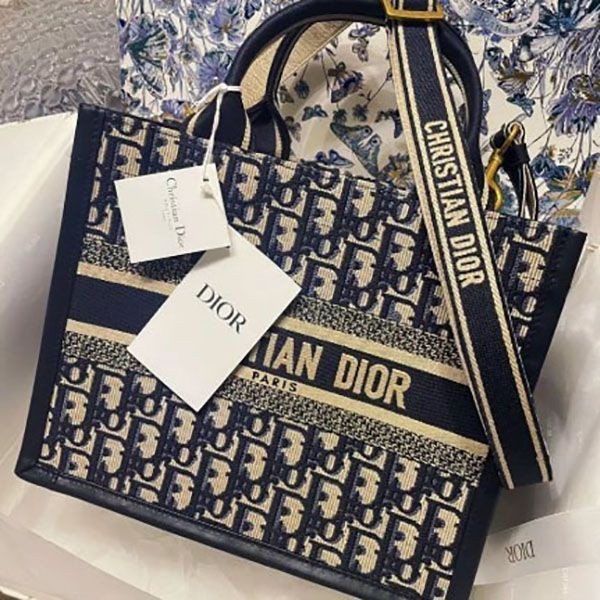 ブティック】ディオール BOOK TOTE バッグ 偽物 スモール