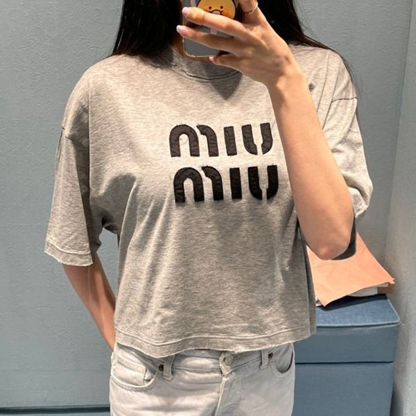 ☆送料関税込☆Miu Miu ロゴ刺繍入り コットン 半袖Tシャツ☆ org.jpg