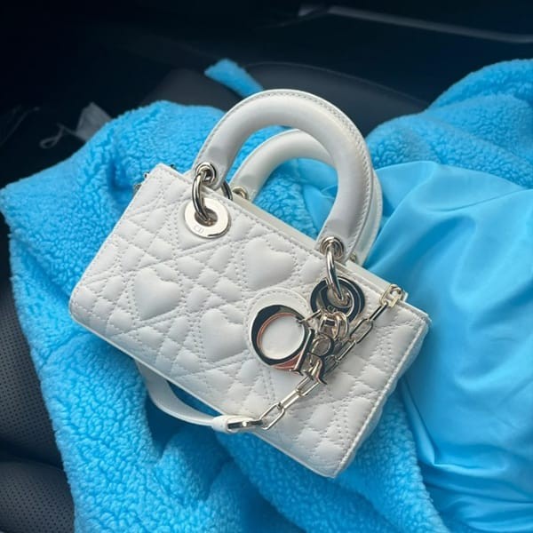 可愛い♡エレガント【DIOR】Lady D-Joy マイクロバッグ Lady D-Joy Micro Bag Black Cannage Lambskin | DIOR
