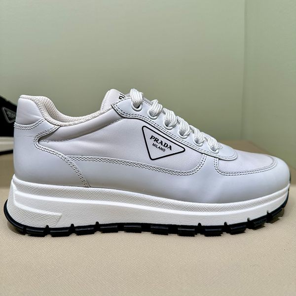 PRADA スニーカー 1E283N ロゴ シンプル 三角ロゴ すぐ届く! PRADA 1E283N 三角ロゴ スニーカー スポーティ (PRADA