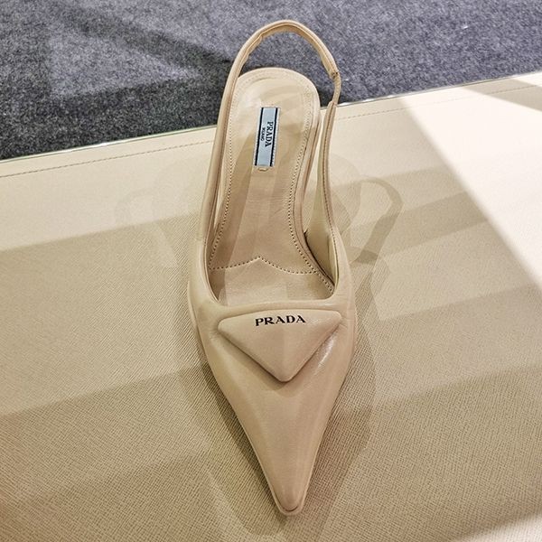 【セール】プラダ☆レザー スリングバック パンプス 1I565M 3AU1 プラダ☆レザー スリングバック パンプス コピー三角 1I565M