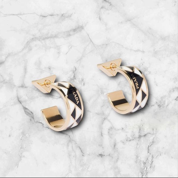 即発】プラダ エナメルメタル ピアス 偽物 Enameled metal