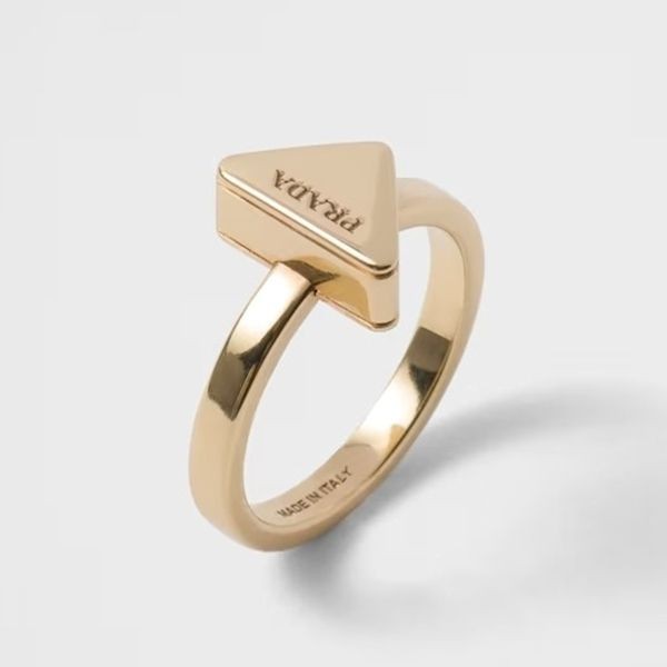 PRADA プラダ プレゼントにも♪ スター メタル リング 指輪 PRADA】Enameled metal ring メタル リング ロゴ 黒 ゴールド