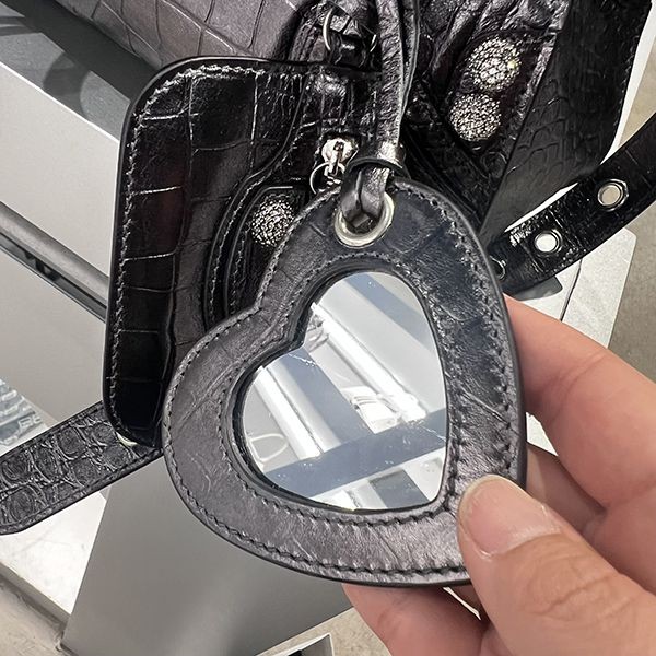 Balenciaga neo cagoleチャーム org.jpg