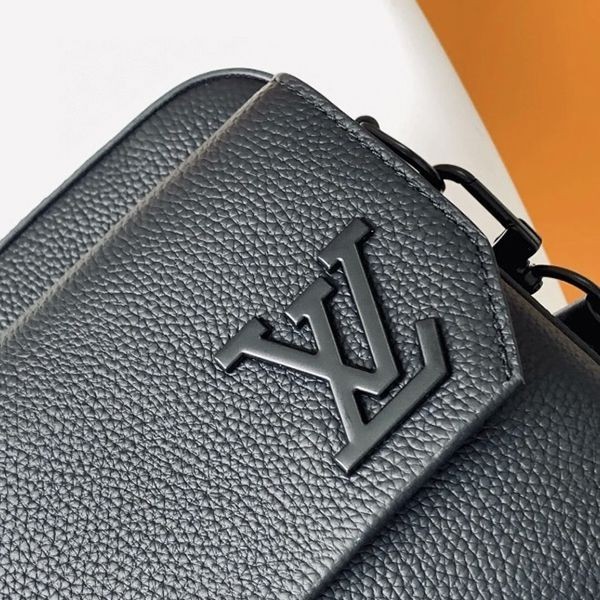 メッセンジャー M22482 Fastline Messenger LV Aerogram - Men Bags M22482 | LOUIS VUITTON