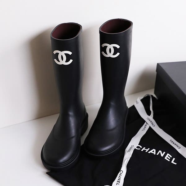CHANEL サイズ表記「39」24.5センチ程度　ブラックレインブーツ 未使用 シャネル CHANEL 39 レインブーツ 靴 ココマーク