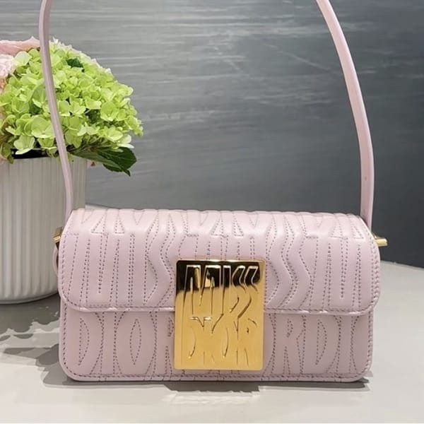 ［佐伯]ミスディオール　LAコレクション 佐伯さん専用】Dior ディオールディスカバリーキット 香水セット