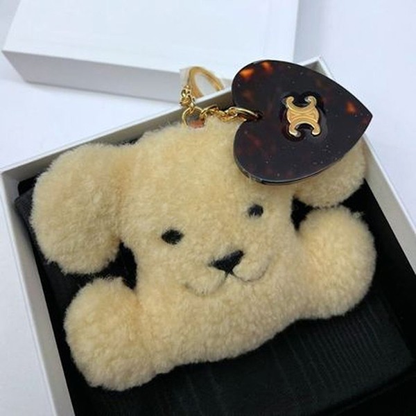 セールで奇跡の入荷！】セリーヌ シアリング トリオンフ