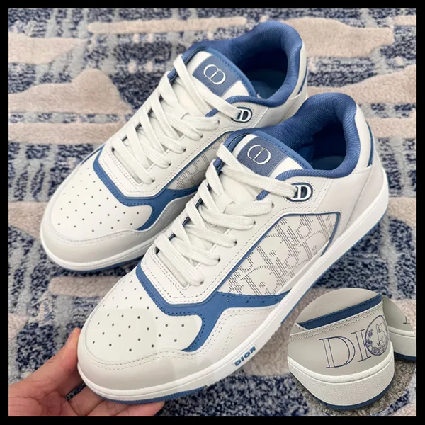 周りと差がつく！ ディオール★ AND HYLTON NEL B27 スニーカー DIOR AND HYLTON NEL B27 Uptown Low-Top Sneaker Navy Blue and