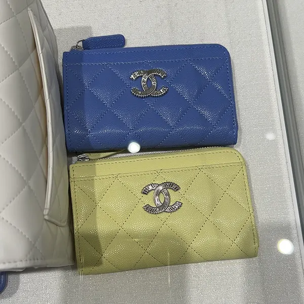 欲しい♡超限定♪シャネル フラグメントケース ミニ財布 コピー
